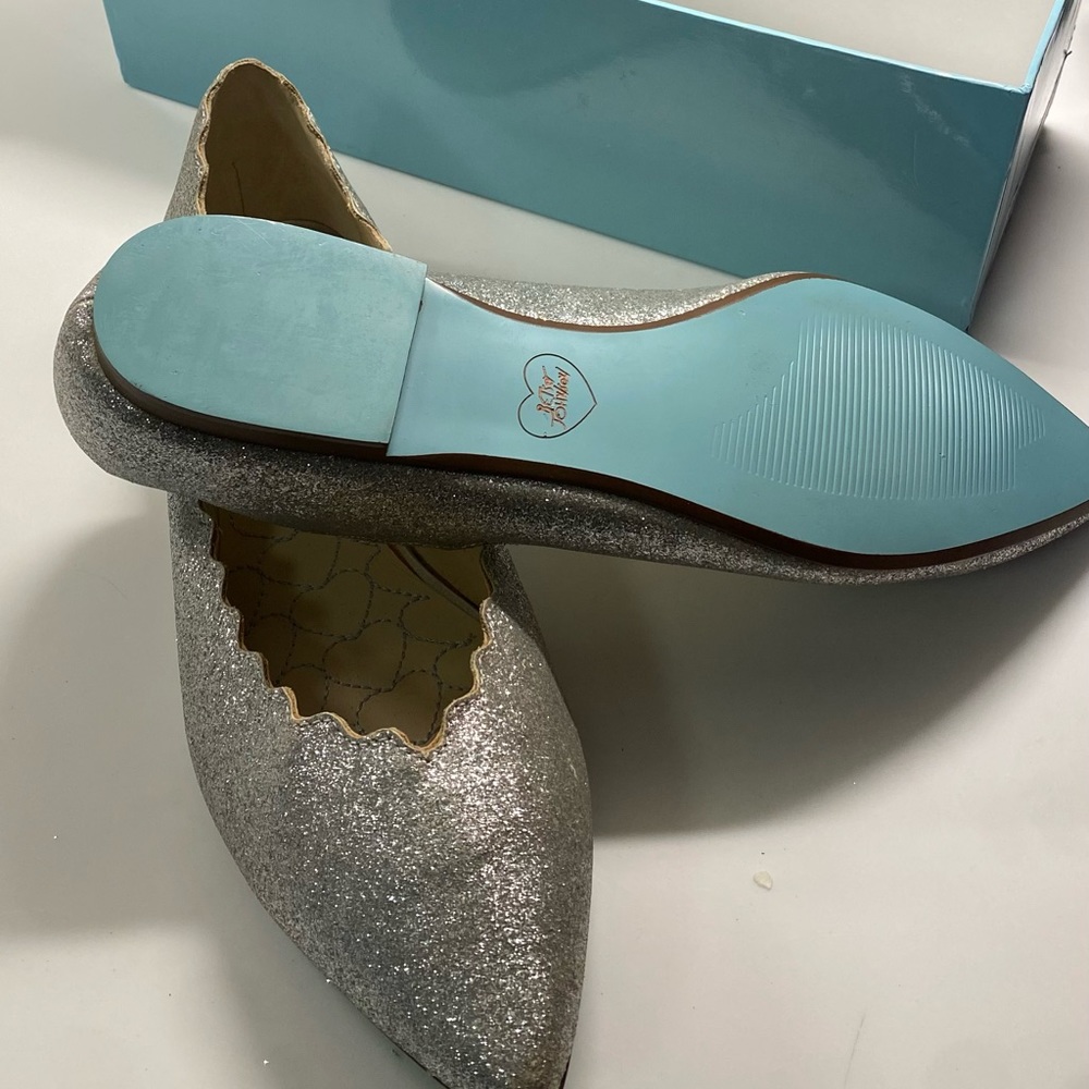 Betsey Johnson - Silver Fab Flats - 9.5 - NEVER WORN